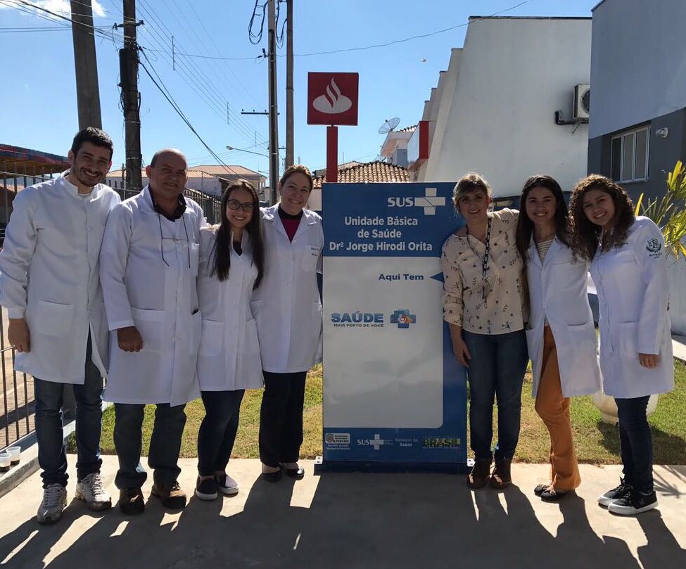 Alunos_de_estagio_em_unidade_ba%cc%81sica_de_sau%cc%81de